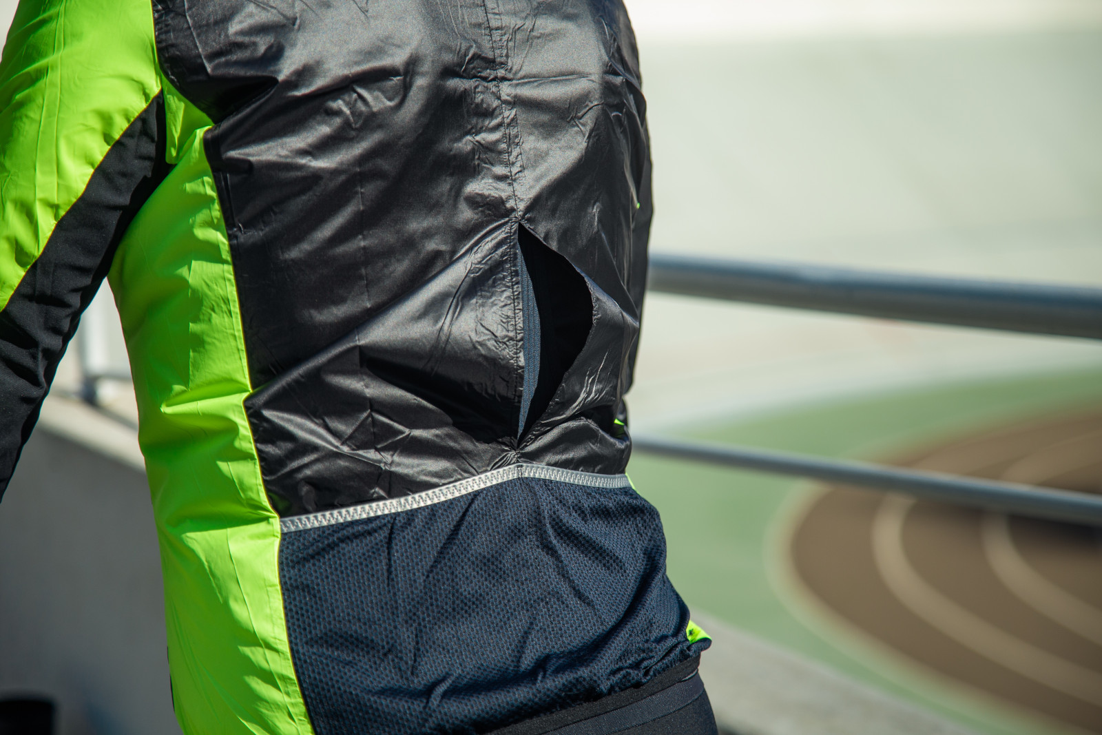 Велосипедна вітрівка онрайд купити