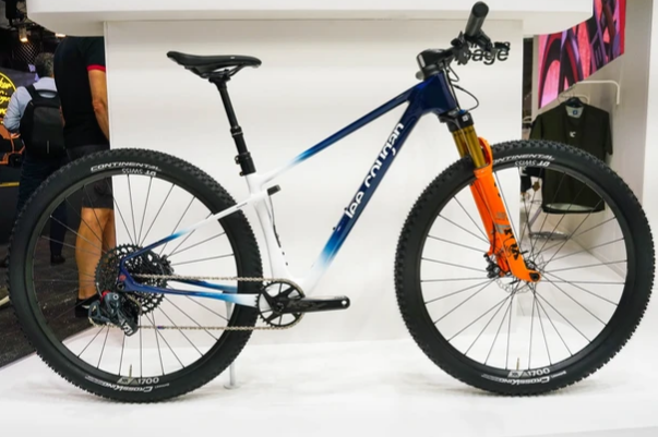 Новий крос-кантрійний велосипед Innova Rampage має 30-міліметрову задню підвіску з гідравлічним демпфером