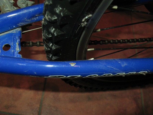 Царапины на зад вилке-3.JPG