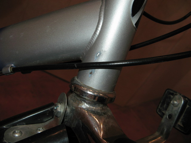 Царапины на раме от тросиков.JPG