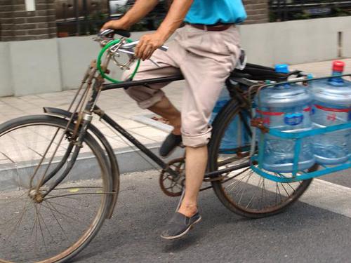 water_bottles_on_bike_in_china_subsite_colorbox.jpg