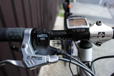 06245030_проводной велокомпьютерVDO_1.jpg