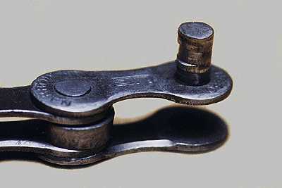 chain_wornpin.jpg