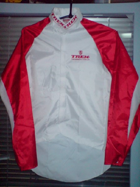 jacket trek red-white.jpg